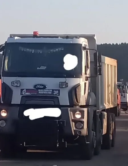 AUTOBASCULANTA FORD CARGO