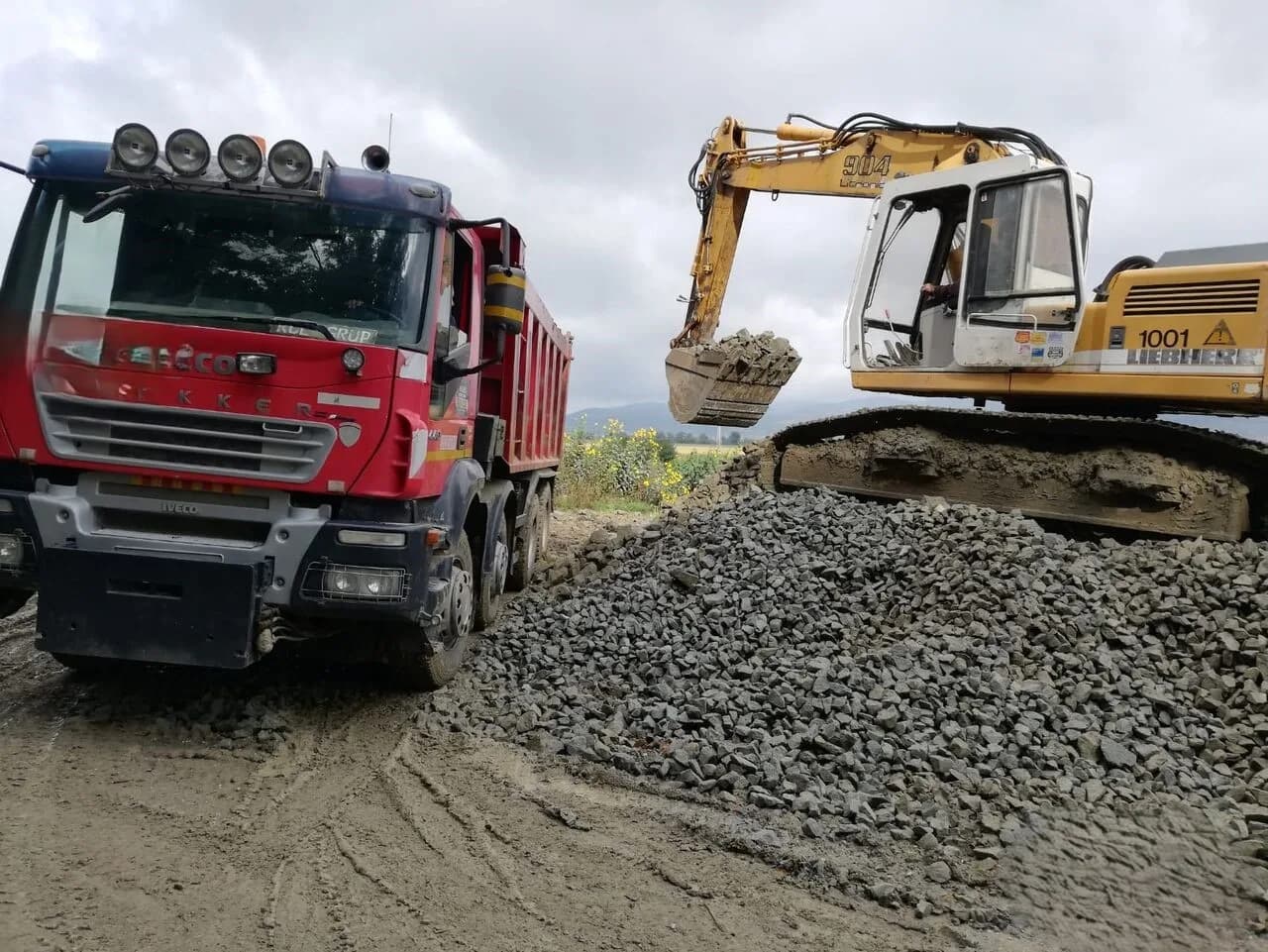 AUTOBASCULANTA IVECO TRAKKER